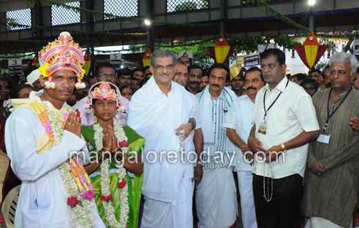 Dharmasthala mass marriage 2014